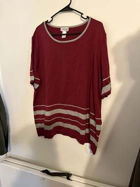 Collection L Plus Size 20 Burgundy and Grey Striped Short Sleeve Crew Neck Light
